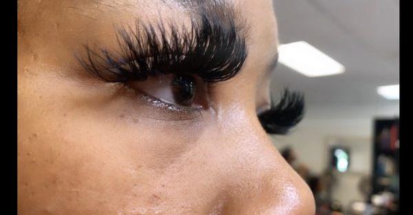 This is a volume set Length 17mm 19mm (lashes do shorter)