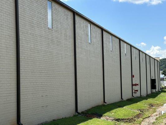 We install commercial gutter also!