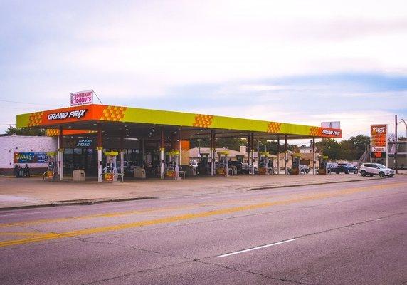 Great prices on Fuel and Beer. Full Dunkin and video gaming