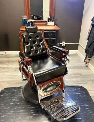 Vintage vibe, modern styles