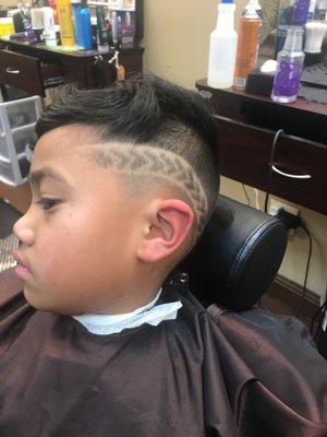 Saw dis in da Federal way shop next to Macy's...hella tight! Waiting to see how my boo's haircut turns out.