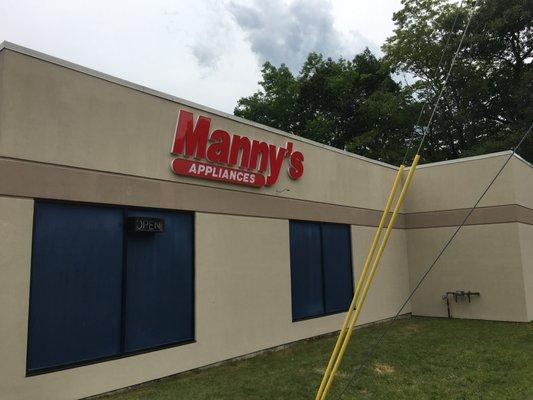 Manny's Appliance 120 Hamilton St.