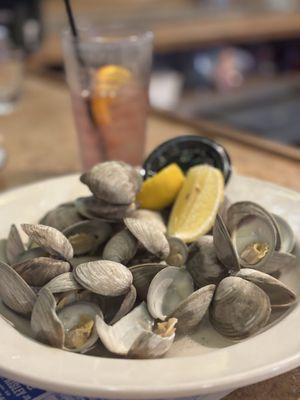 Levari's Seafood & American Grill