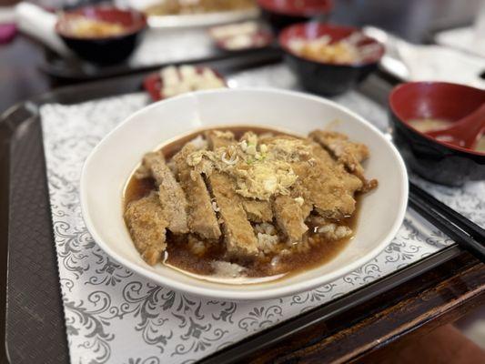 Pork katsudon