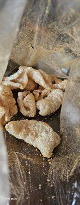 Bully's pork rinds/ with grippos season