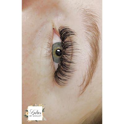 Natural Volume Lashes