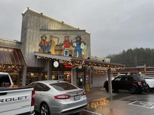 You can't BEAR to pass this place.