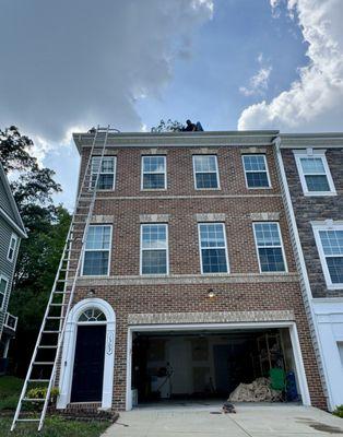 Fredericksburg Gutter & Lawn Inc