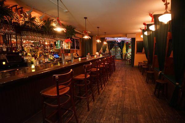 Our front bar, with plenty of seating and live music