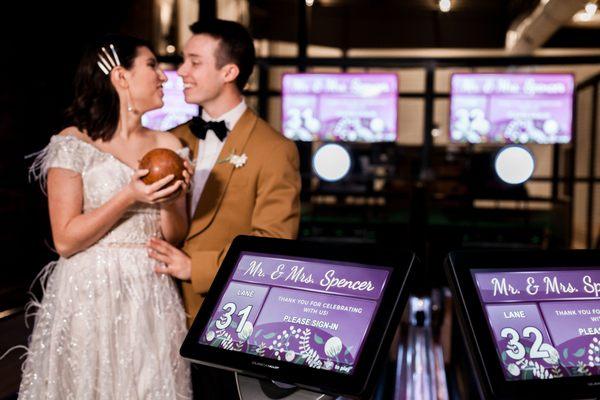Customize your wedding and event screen.