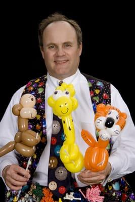 Steve Belliveau magician balloon twister