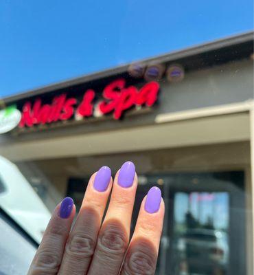 Essence Nails & Spa