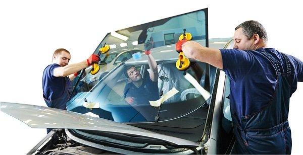 Offering same day windshield replacement services in Jourdanton, TX 78026.