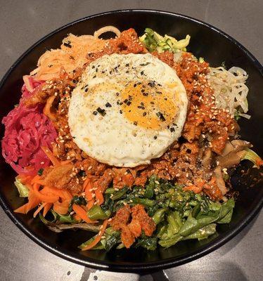 Spicy pork bibimbap