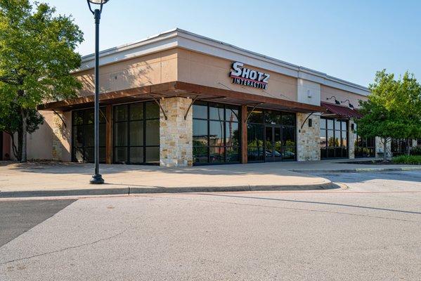 Family-friendly fun in Temple: Laser Shooting Range, VR Treadmills, and Multi-Sport Simulators.