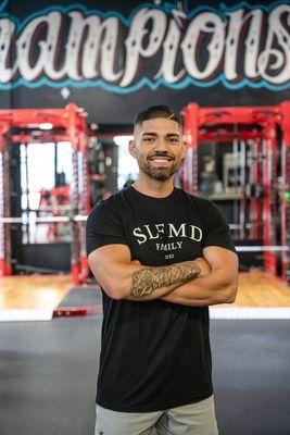 Meet your Certified Personal Trainer -Coach Arturo