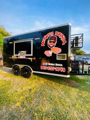Custom Food Tráiler 8.5 x 16 Ft
Full Equipment
Meños Birria