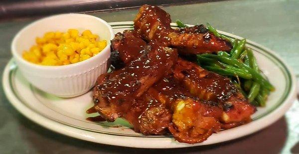 Irish Eyes Social Pub & Restaurant