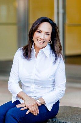 Master Healer Elia Hutchins, MA, CST-D, CMT, CVTP