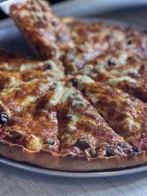 Tom's special large pizza