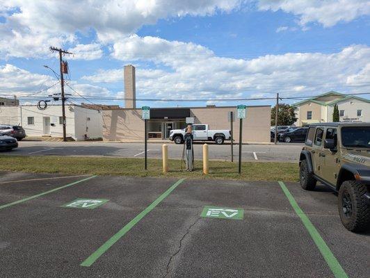 Elm Street Public Parking Lot