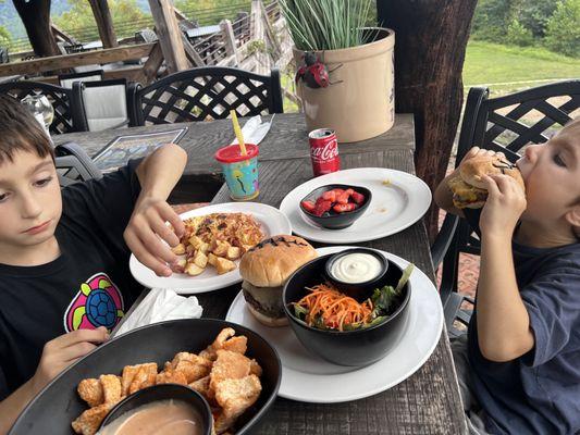 Bearrr Appetit Restaurant