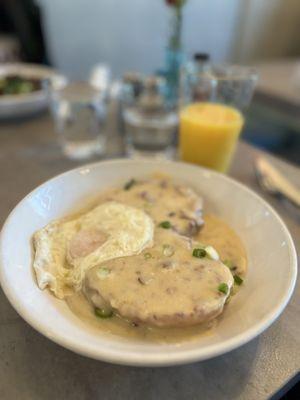 Biscuits and gravy and oj