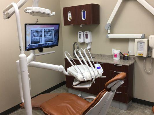 William R Lindow, DMD