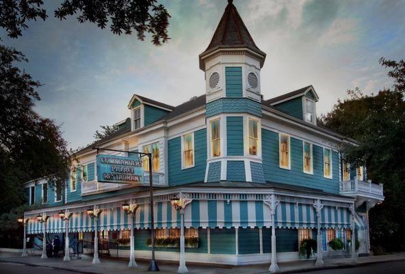 Hayes Crazy Cajun Kitchen