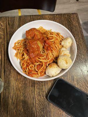 Spaghetti and meatballs