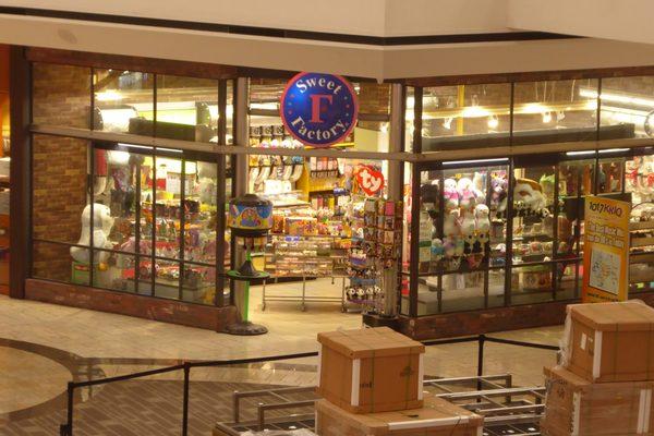 THIS IS ONE OF MY MOST FAVORITE CANDY STORE TO GO TO!!!