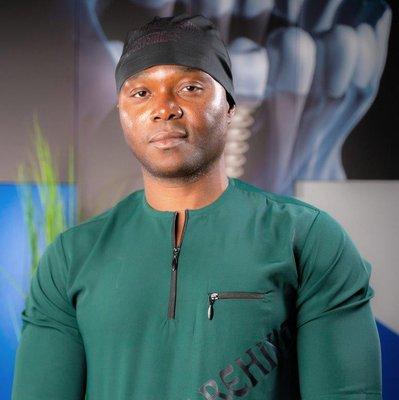 Arlington top dentist Dr. Emeka Abazie at 10 Day Smiles