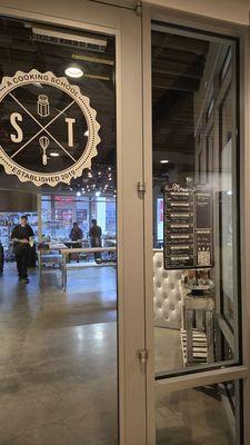 Entry... address is Main St but really off 8th