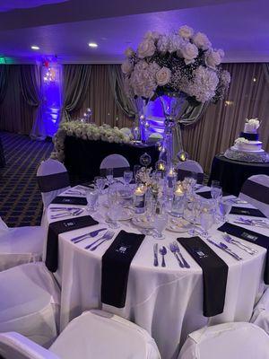 El salón estaba decorado muy lindo