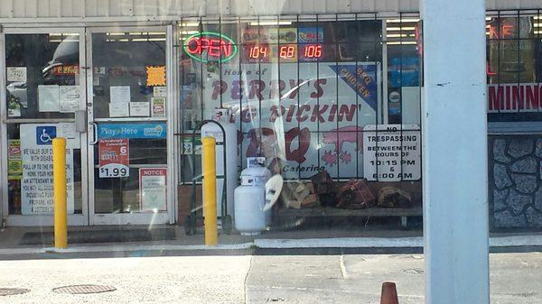 Perry's Pig Pickin Bbq