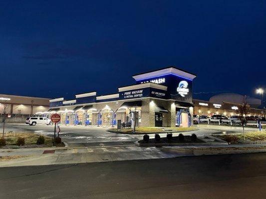 Clean Waves Express Wash