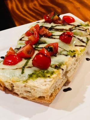 Grüv Bistro & Wine Bar