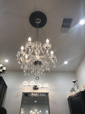 Beautiful studio while you get your hairapy on!