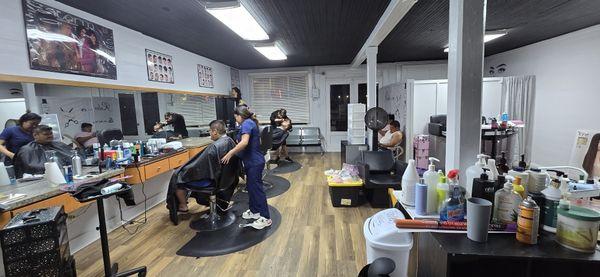 Magic Mirror Hair Salon