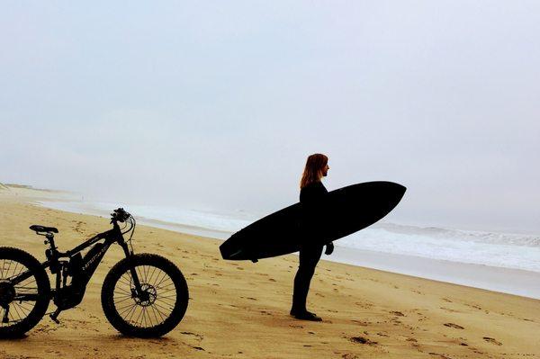 Fat tire e-bike takes a surf coast trip.