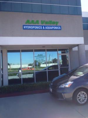 Nicely tucked away off 6th st on hermosa