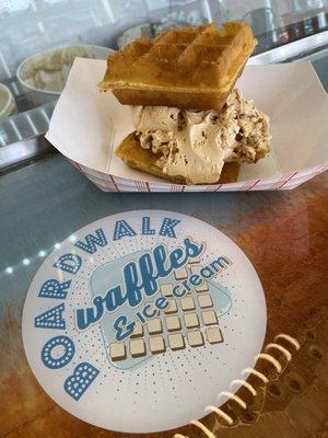 Quarter waffle sandwich