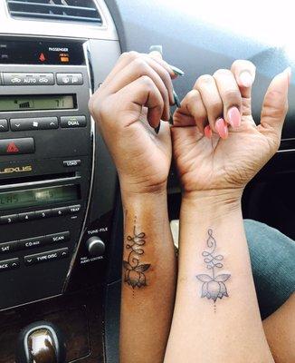 Mother/daughter unalome tattoos done by Kandacelane at City of Ink