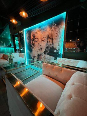 Jewel Lounge