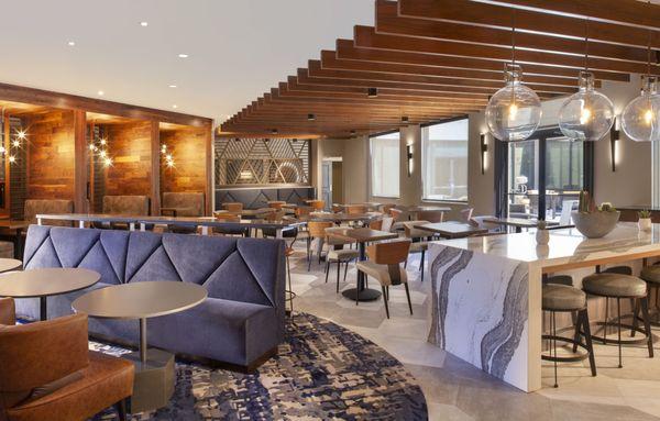 Newtons Restaurant & Lounge