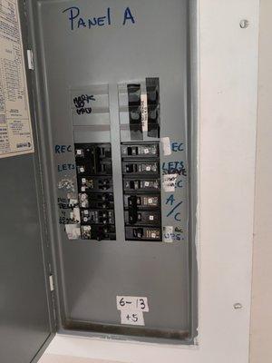 Valenzuela Plumbing and Electric