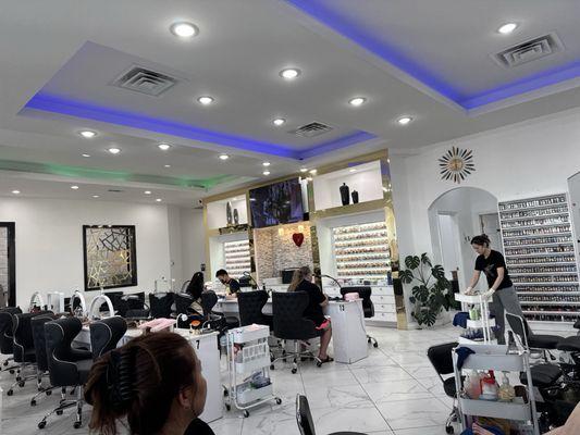 Dalux Nails and Spa