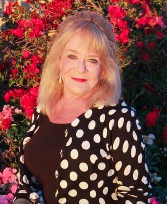 Linda Lynn SRES - Century 21 Lad Realtor