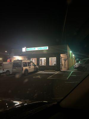 Barbur Liquor Store