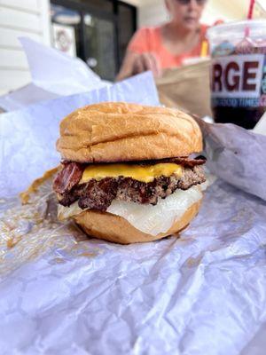 Bacon Cheeseburger - Verryyy solid burger! Tasty and fresh as expected. Would absolutely order again.